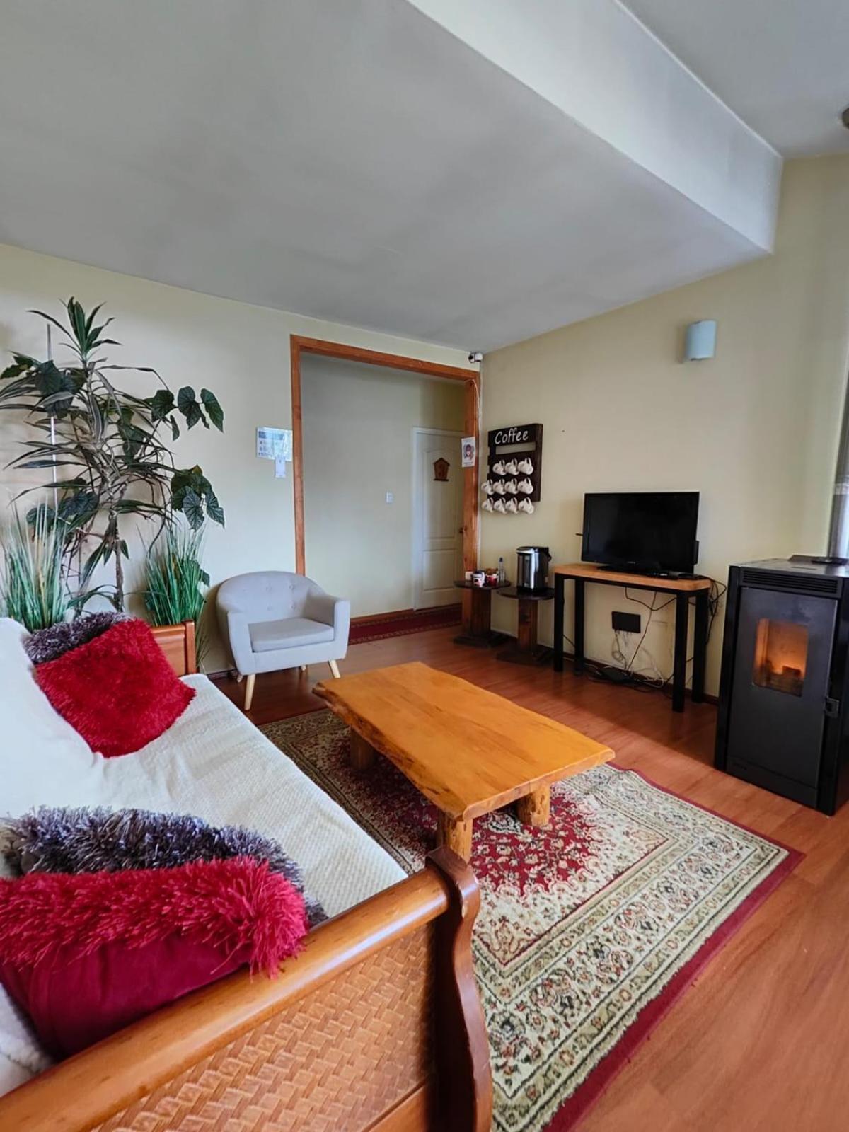 Hostal Casa Arrayan Coyhaique Buitenkant foto